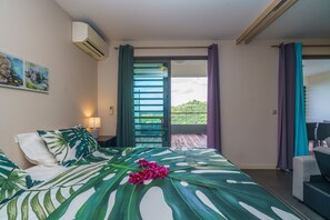 1 bedroom, iron/ironing board, free WiFi, bed sheets - Tropical Studio - View & Pool in Faaa (Faa´a)