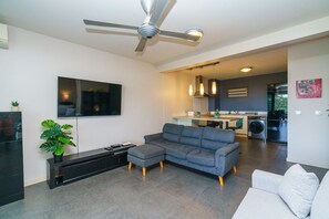 TV - Tropical Studio - View & Pool in Faaa (Faa´a)