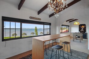 House | 5 bilik tidur, meja, ruang kerja komputer riba, seterika/papan seterika 