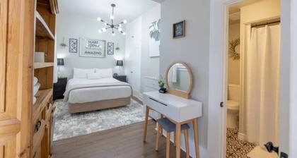 The Flat on 5th-walk to dt!