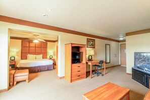 Suite, 1 King Bed, Non Smoking (Jacuzzi Tub) | Iron/ironing board, free rollaway beds, free WiFi, bed sheets