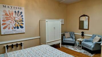 3 slaapkamers, een bureau, een strijkplank/strijkijzer, gratis wifi