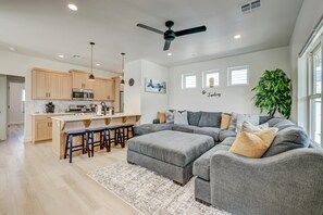 Smart-TV, Videospiele, Tischfußball, Streaming-Dienste