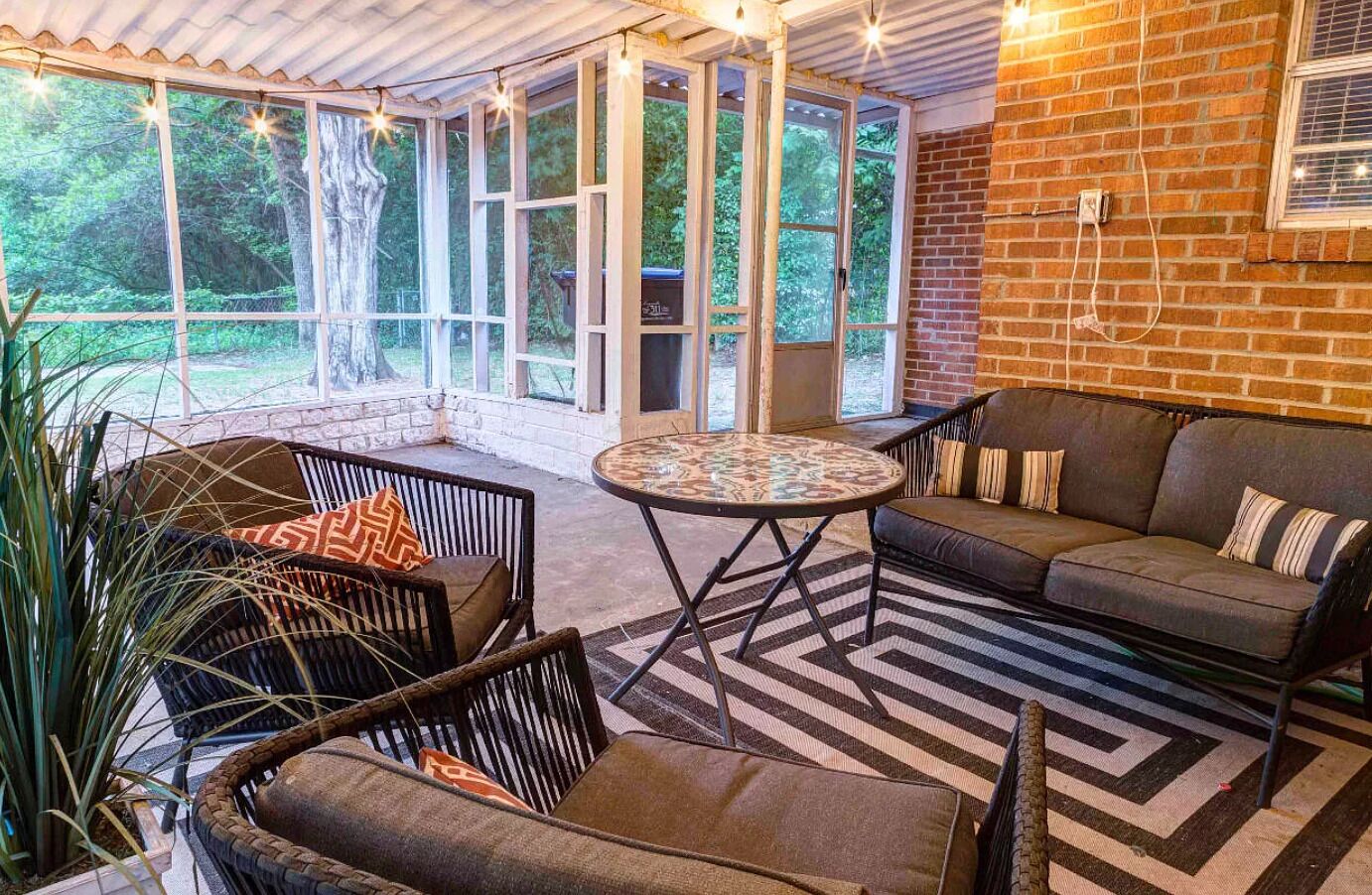 Cute and cozy place to stay close to Masters & Medical District!