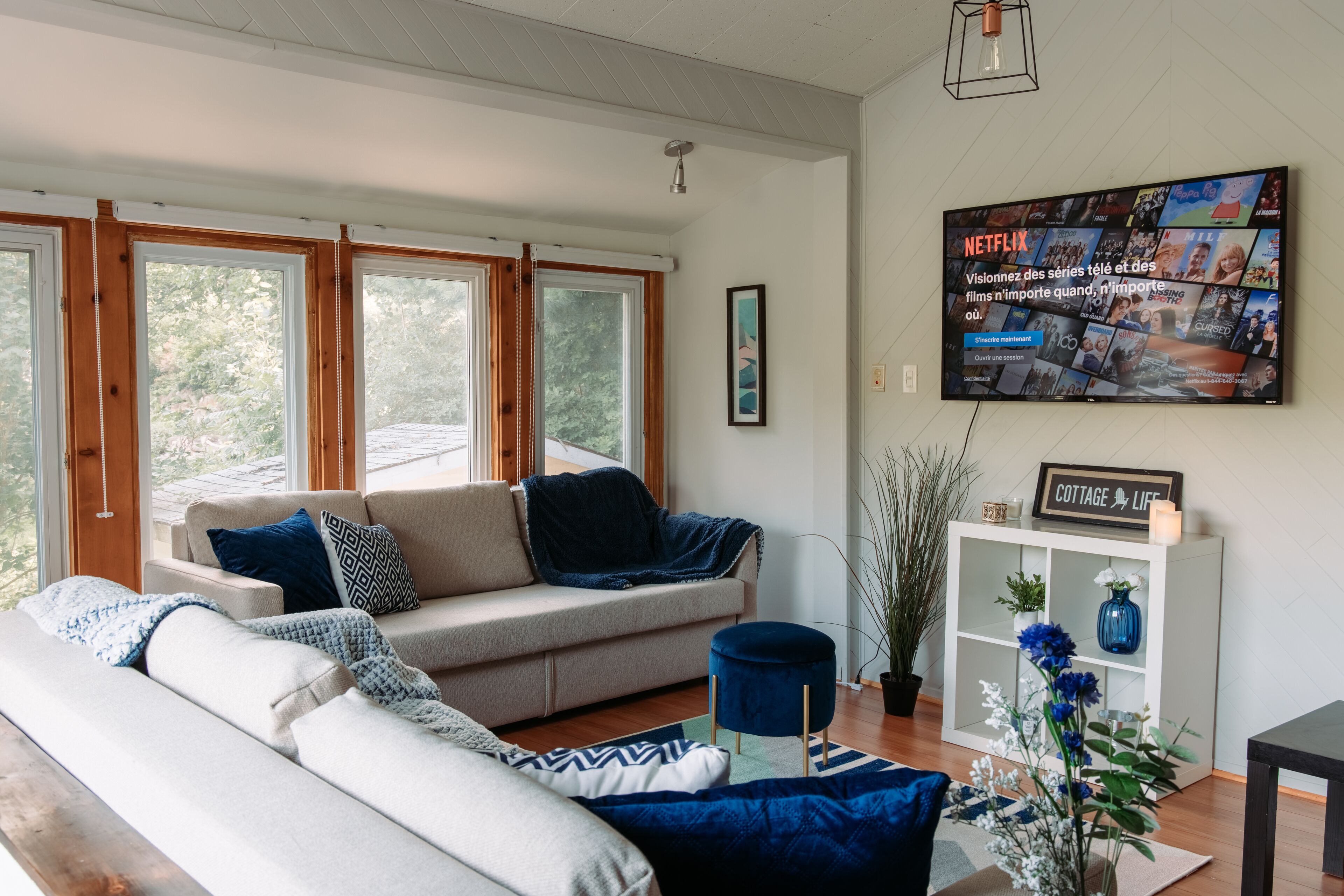 电视、壁炉、桌上足球