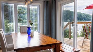 تناول الطعام