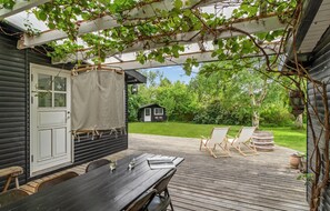 Outdoor dining - Lovely home in Vejby with kitchen (Vejby)