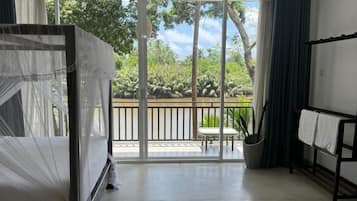 Deluxe Double Room | Desk, free WiFi, bed sheets