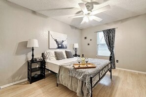 3 bedrooms, desk, iron/ironing board, travel cot
