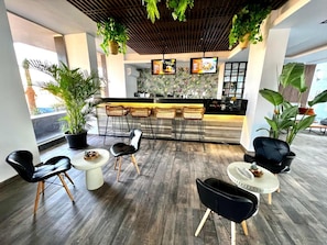 Apartment | Bar (on property) - Hurghada - Apartment - Sleeps 6 - Pool - Parking (Hurghada)