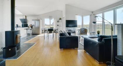 Lovely home in Thisted with kitchen