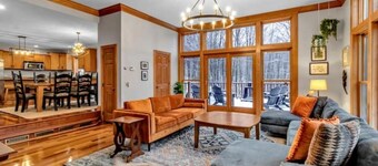 Ellicottville Treetop Retreat: All seasons Ellicottville Chalet
