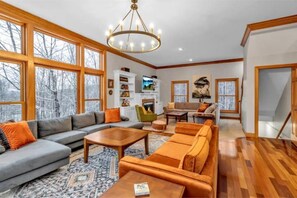 Smart-TV, Kamin, Videospiele, DVD-Player