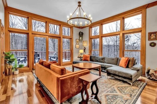 Ellicottville Treetop Retreat: All seasons Ellicottville Chalet