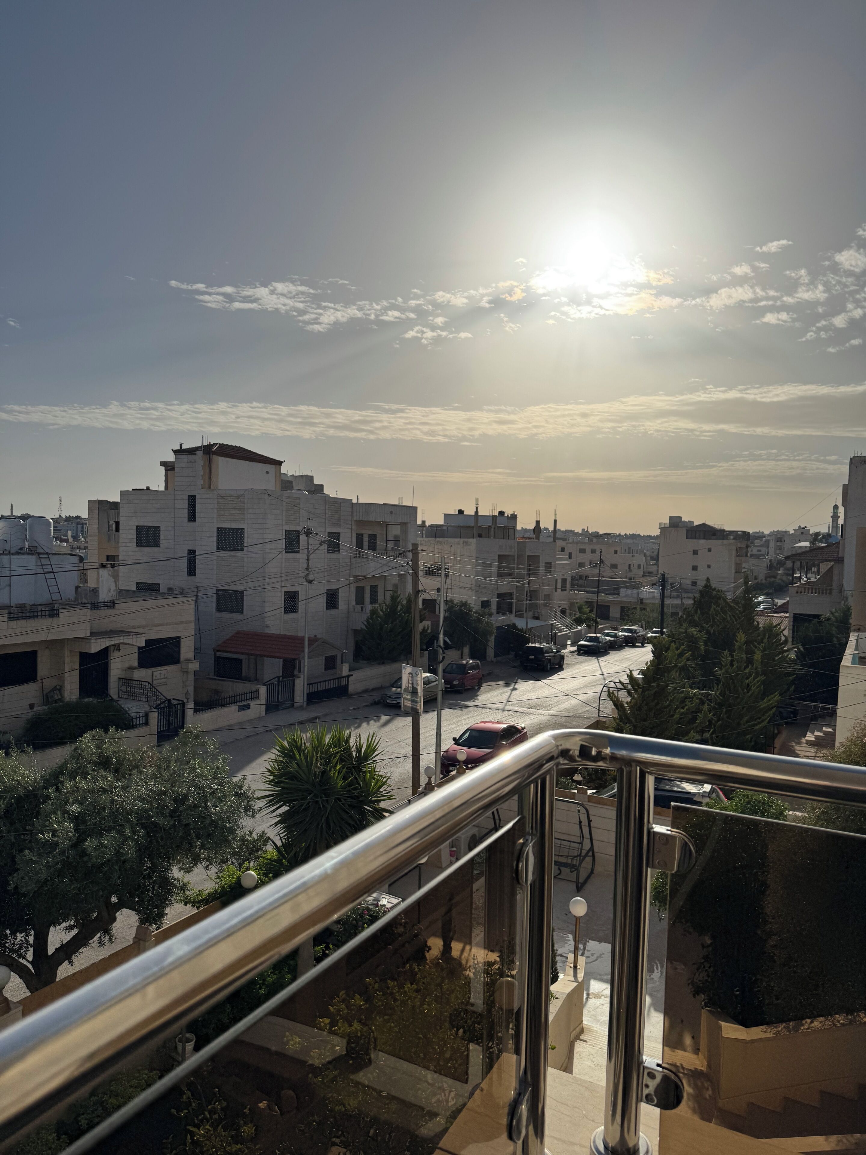 ال منشأة من الخارج