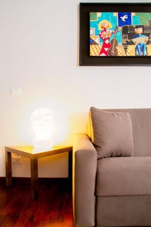 Smart-tv en een open haard