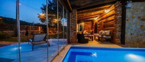 Innenpool, beheizter Pool