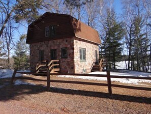 Exterior - The Bunk House (Stone Lake)