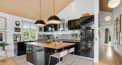 Amazing home in Tarm with kitchen