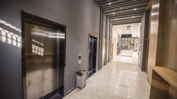 المنشأة من الداخل