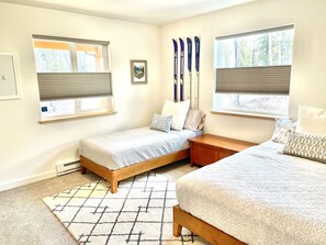 3 habitaciones, cuna de viaje, wifi y ropa de cama