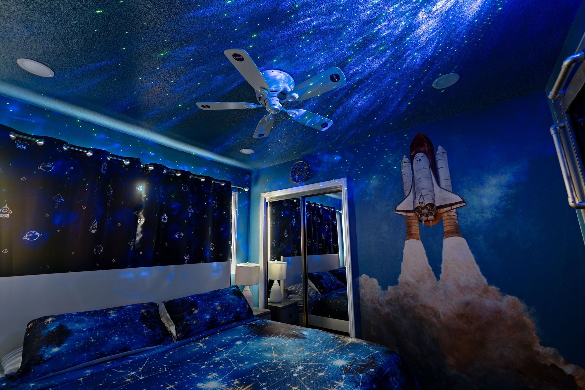 4 Schlafzimmer, Schreibtisch, Bügeleisen/Bügelbrett, Reisekinderbett