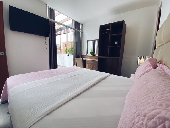 Ropa de cama de alta calidad, cubrecamas y muebles diferentes 