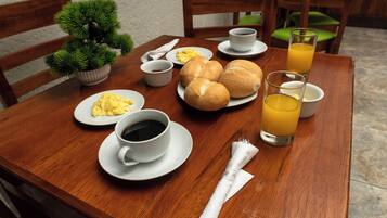 Petit déjeuner anglais compris tous les jours