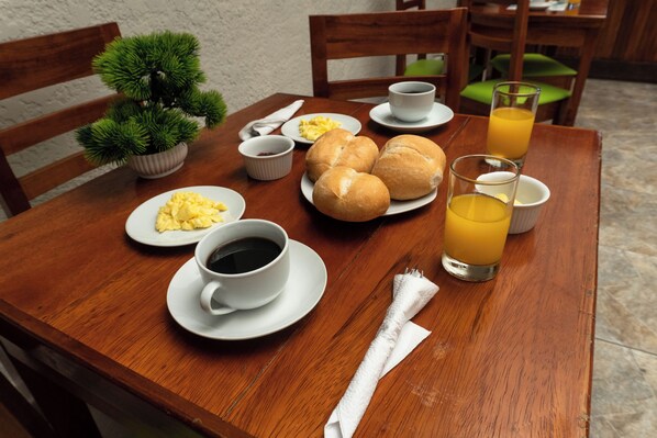 매일 영국식 무료 아침 식사 포함