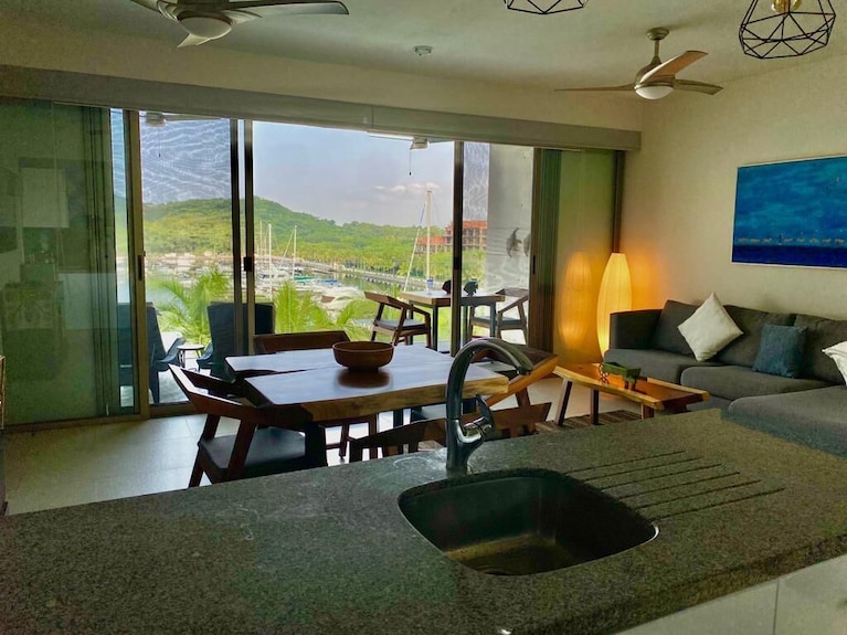 Disfruta De La Mejor Vista De La Marina De Ixtapa - Ixtapa Zihuatanejo