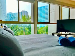 1 bedroom, in-room safe, iron/ironing board, WiFi - Relax in front of Ixtapa's beautiful Marina. (Ixtapa Zihuatanejo)