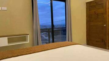 2 Schlafzimmer, Schreibtisch, Bügeleisen/Bügelbrett, kostenloses WLAN