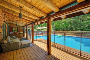 A heated pool - Accord Vacation Rental w/ Pool & Hot Tub! (Accord)