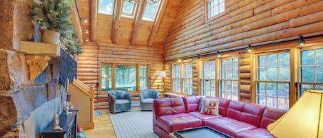 TV, caminetto, videogiochi, tavolo da ping pong