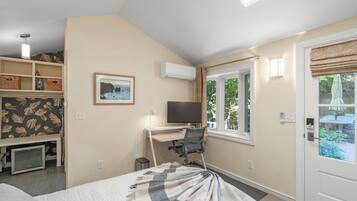 1 bedroom, desk, iron/ironing board, free WiFi