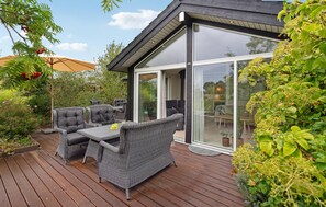 Terrace/patio - Awesome home in Strøby with WiFi (Strøby)