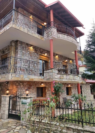 Exterior. Αρχοντικό Δρυάδες 1