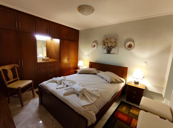 2 Schlafzimmer, Bügeleisen/Bügelbrett, WLAN, Bettwäsche