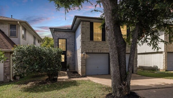 Exterior - Relaxing Home in North Austin (Austin)