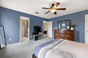 3 bedrooms, iron/ironing board, WiFi, bed sheets - Relaxing Home in North Austin (Austin)