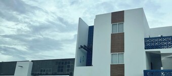 SAN CARLOS DEPARTMENT 5 MIN BEACH