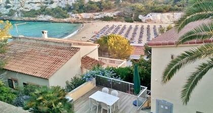 DP: directly on the beach, large terrace, sea view & garden