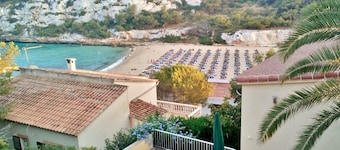 DP: directly on the beach, large terrace, sea view & garden
