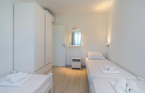 3 bedrooms, free WiFi, bed sheets