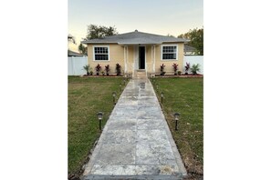 Exterior - The perfect Gulfport Fl Getaway! (Gulfport)