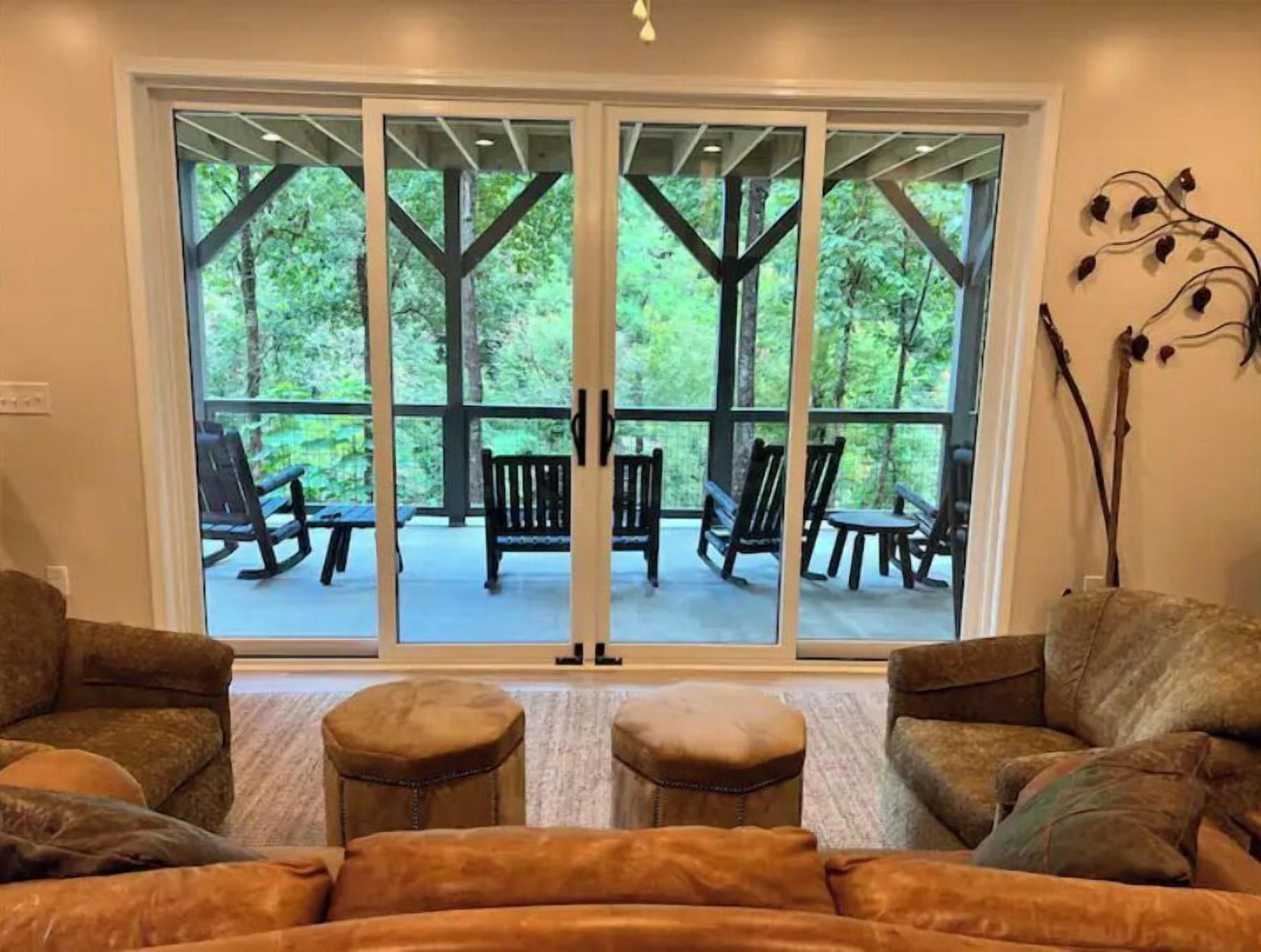 Smart TV, chimenea, reproductor de DVD y videoteca 