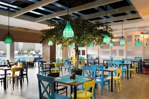 Dining - Superior 1Br Hotel In Seminyak (Bali)