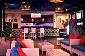 Bar (on property) - Deluxe room pool access drupadi (Bali)