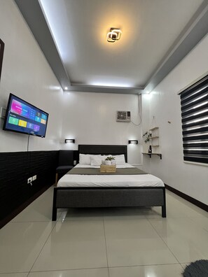 4 bedrooms, WiFi, bed sheets