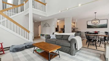 TV, fireplace, offices